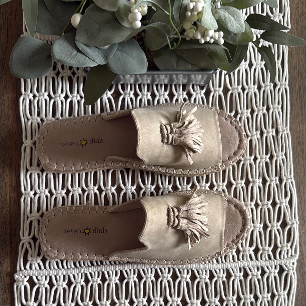 ☀️ Seven Dials Cream Sandals ☀️